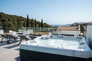 Terrace/patio - Simply Salema: Villa Sol e Mar, Ocean Villa (Salema)