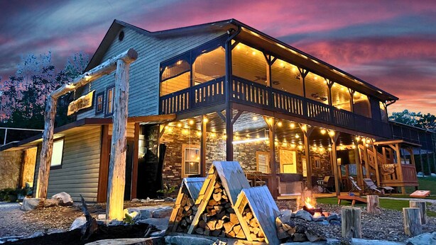 Exterior - “Triple Timbers” 18 bdrm,sleeps 56! hotubs, docks, 5 firepits, sxs, rent boats (Lafollette)