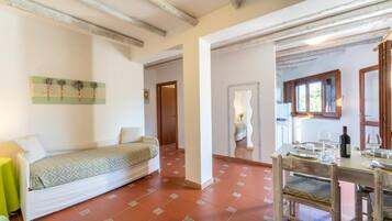 Appartamento, 1 camera da letto, balcone | 2 camere