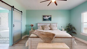 4 bedrooms, WiFi - Tiffany House: 4  BR, 3.5  BA House in Crystal Beach, Sleeps 16 (Bolivar Peninsula)