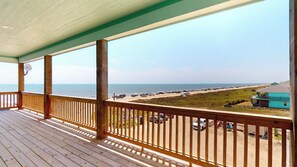 Property grounds - Tiffany House: 4  BR, 3.5  BA House in Crystal Beach, Sleeps 16 (Bolivar Peninsula)