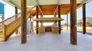 Property grounds - Tiffany House: 4  BR, 3.5  BA House in Crystal Beach, Sleeps 16 (Bolivar Peninsula)