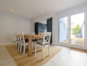 Dining - Grace Cottage - Emsworth -  a cottage that sleeps 6 guests  in 3 bedrooms (Emsworth)