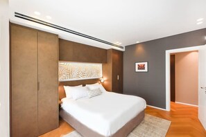 2 bedrooms, iron/ironing board, WiFi, bed sheets - Modern 2BR Apartment in Ben Yehuda by HolyGuest (Tel Aviv-Yafo)