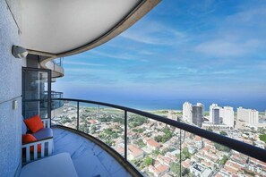 Property grounds - Modern 2BR Amazing Sea View W/Parking by HolyGuest (Tel Aviv-Yafo)