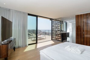 5 bedrooms, desk, iron/ironing board, WiFi - Luxurious 5BR Penthouse with Sea View by HolyGuest (Tel Aviv-Yafo)