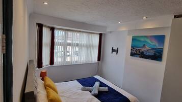 4 slaapkamers, een strijkplank/strijkijzer, wifi, beddengoed