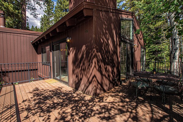 Outdoor dining - St. Francis # 18 by Hauserman Rentals (Tahoe City)