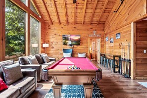 Game room - HUGE 10 BDRM Retreat! Private + HOT TUB! (Sevierville)