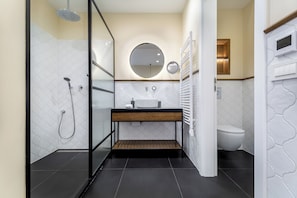 Standardzimmer | Badezimmer | Haartrockner, Handtücher