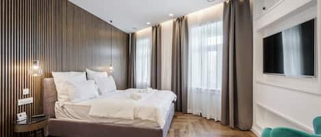 In-room safe, free WiFi, bed sheets