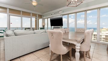 Condo, 4 Bedrooms | Dining