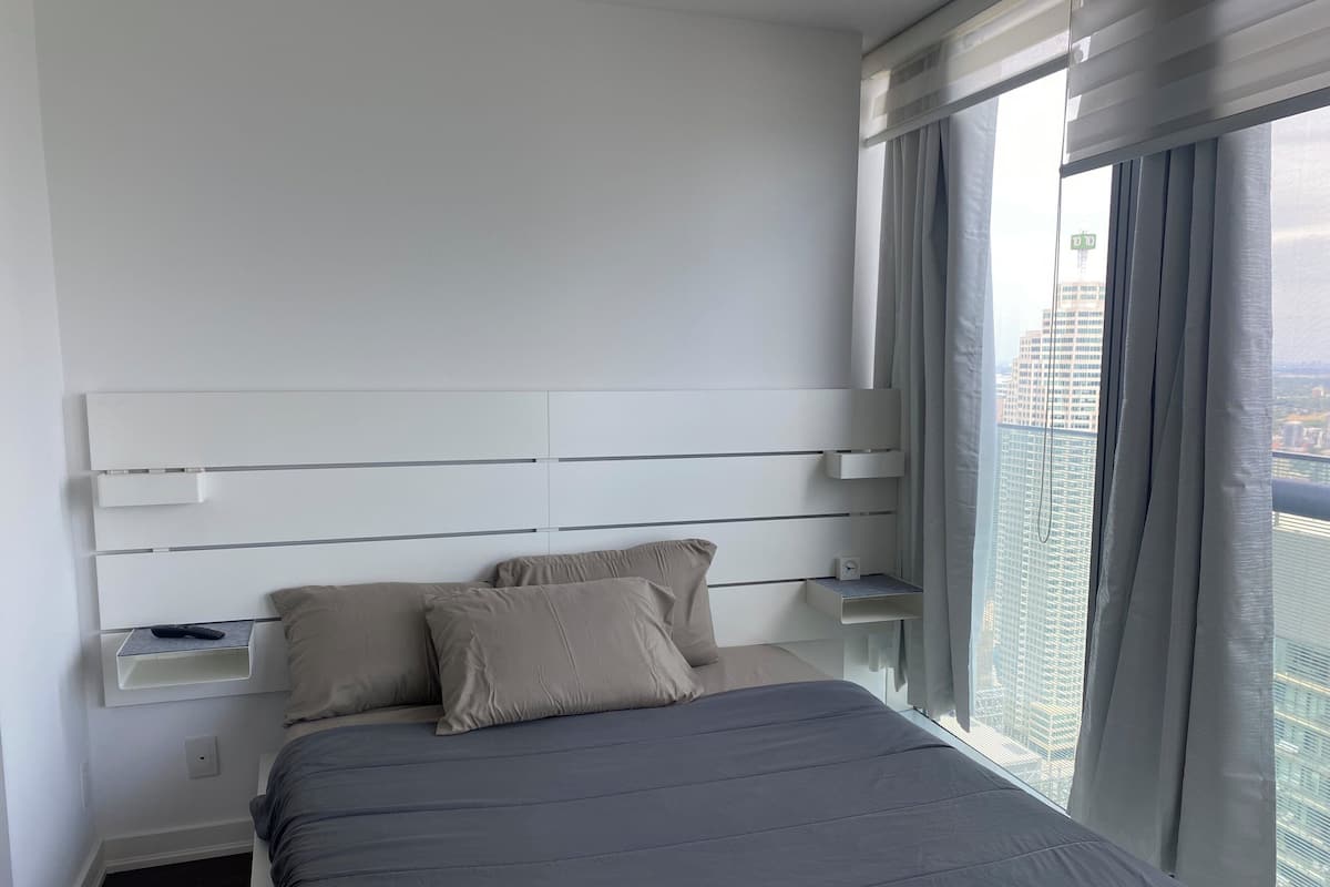 Suite Studio Luxe | 1 chambre, ameublement personnalisé, bureau, fer et planche à repasser