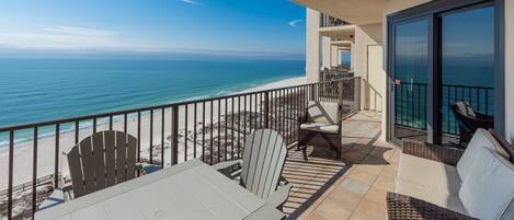 Condo, 3 Bedrooms | Property grounds