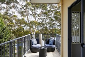 Property grounds - Family Retreat, Bay Views, 5 Mins Bagnall's Beach (Nelson Bay)