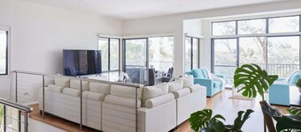 Family Retreat, Bay Views, 5 Mins Bagnall's Beach