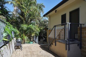 Terrace/patio - Family Retreat, Bay Views, 5 Mins Bagnall's Beach (Nelson Bay)