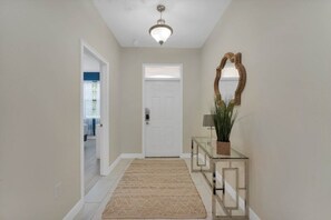 Interior - Spacious & Bright W/all The Amenities-4911cg 8 Bedroom Home by RedAwning (Davenport)