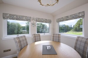Dining - Waterfront gem with hot tub by Loch Ness  -Middleton Farmhouse (Inverness)