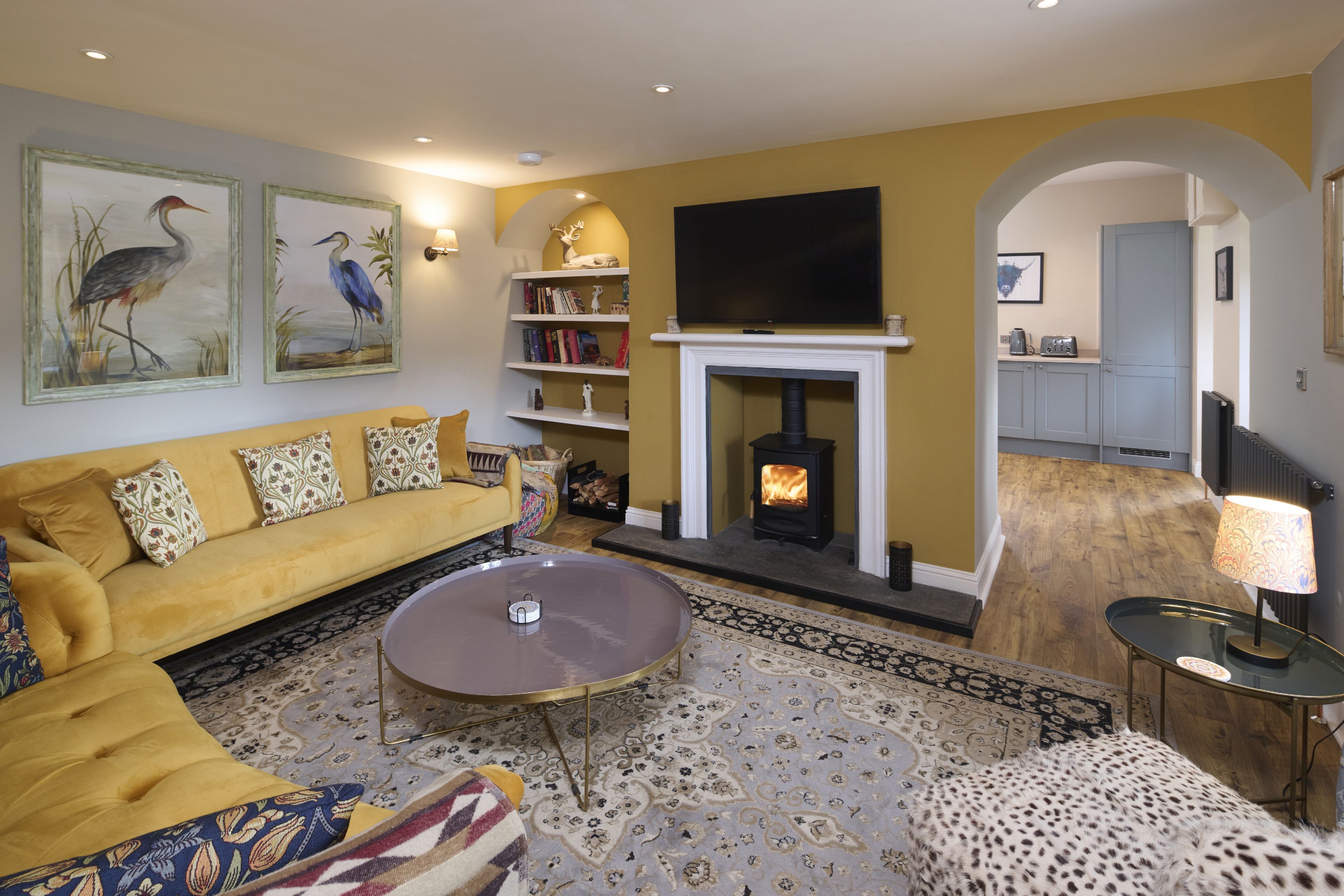 Waterfront Gem With Hot Tub By Loch Ness  -Middleton Farmhouse - Loch Ness