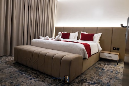 Minibar, iron/ironing board, free WiFi, bed sheets. GOLDEN NEW UMU ALQURAA Hotel