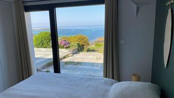 5 slaapkamers, een bureau, een strijkplank/strijkijzer, gratis wifi