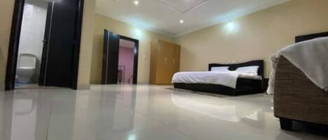 4 bedrooms, free WiFi