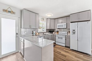 Private kitchen - Jamaica Royal Villas by Beachside Mgmt (Siesta Key)