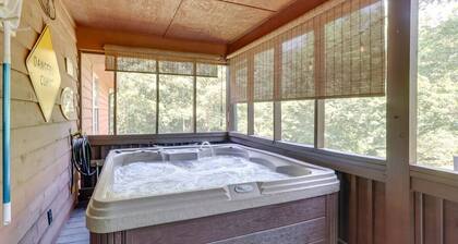 Large Cabin w/Hot Tub, Game Room & Fire Pit! 15 min from Helen. Pet Friendly