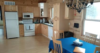 Ideal for hunters and anglers year round in the heart of Lake of the Woods ON