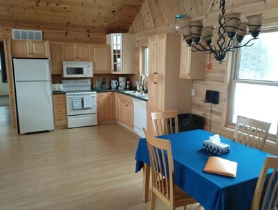 Ideal for hunters and anglers year round in the heart of Lake of the Woods ON