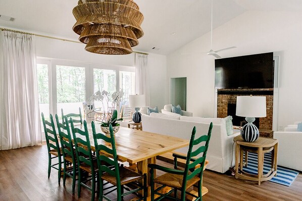 Dining - Kamp GEM Awaits! A beautiful lakefront retreat on “Georgia’s Freshwater Coast." (Appling)