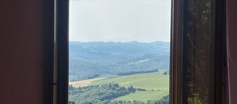 Accogliente e luminoso, presso la Pieve di San Leolino a Panzano in Chianti. 