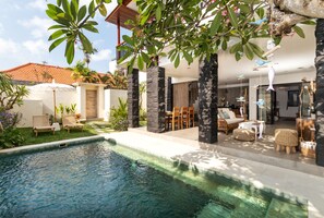 Outdoor pool - Villa Ambalika in Seminyak (Seminyak)