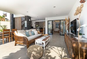 Living room - Villa Ambalika in Seminyak (Seminyak)