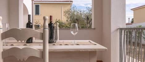 Apartment, 2 Bedrooms, Balcony | Outdoor dining