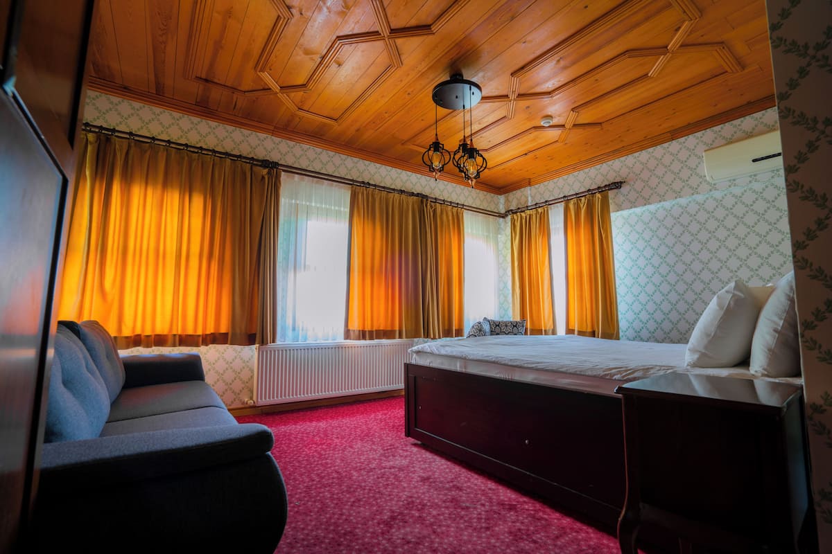 1 bedroom, minibar, in-room safe, desk