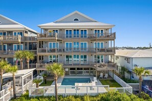 Seasonal outdoor pool, pool loungers - Bel Air Beach Condos by PHG (Panama City Beach)