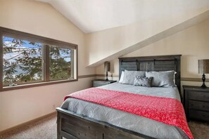 5 camere, una scrivania, ferro/asse da stiro, culla da viaggio