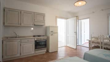 Apartment, 2 Bedrooms, Balcony | Private kitchen