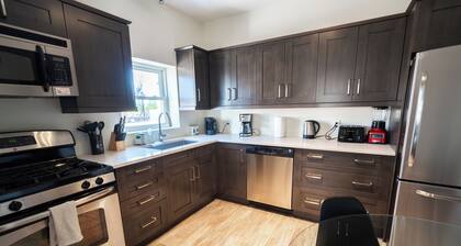 Spacious 3 Bedroom Apartment in Heart of Niagara