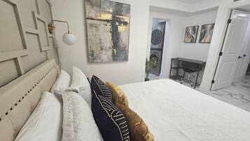 2 makuuhuonetta, silitysrauta/-lauta, vauvan matkasänky, ilmainen Wi-Fi