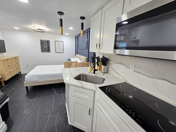 1 bedroom, desk, iron/ironing board, free WiFi