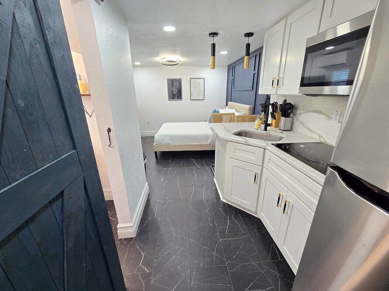 1 chambre, bureau, fer et planche à repasser, Wi-Fi gratuit