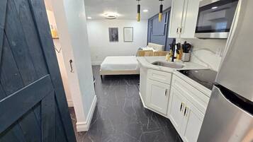 1 chambre, bureau, fer et planche Ă repasser, Wi-Fi gratuit