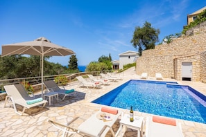 Pool - Villa Ariadne - Five Bedroom Villa, Sleeps 10 (Apergatika)