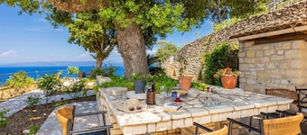Villa Ariadne - Five Bedroom Villa, Sleeps 10