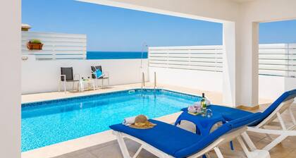 Villa Serena - Five Bedroom Villa, Sleeps 10
