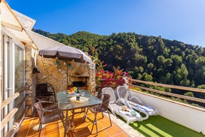 Outdoor dining - Villa Flower - Two Bedroom Villa, Sleeps 4 (Cómpeta)