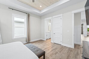 House, 5 Bedrooms, Private Pool | Individually decorated, individually furnished, laptop workspace